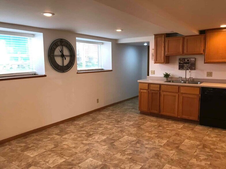 Kitchen-2 - 767 E 5th St