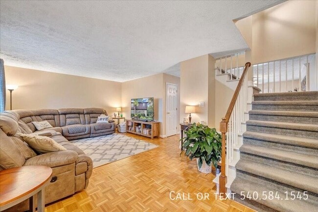 Building Photo - 3331 Stonehenge Square