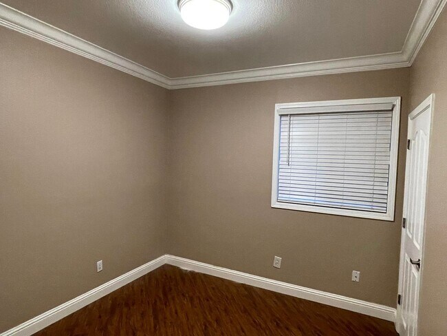 Building Photo - Home for Rent in Sacramento (Rosemont Park)