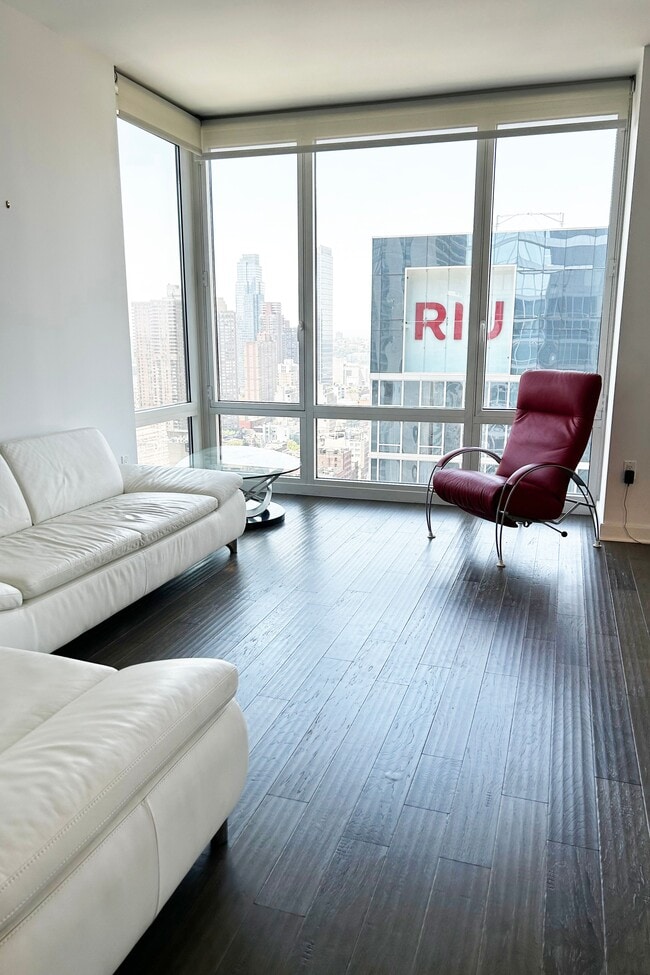 Building Photo - 247 W 46th St