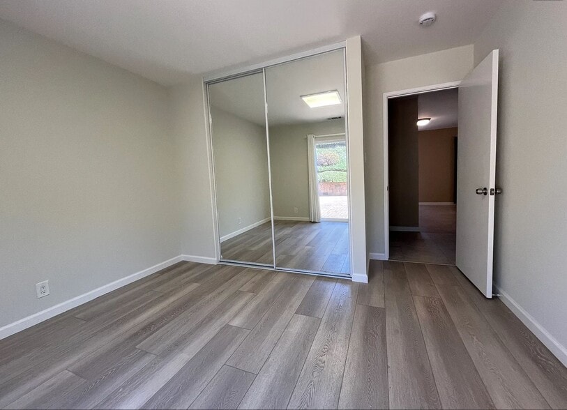 Building Photo - 736 Teaberry St