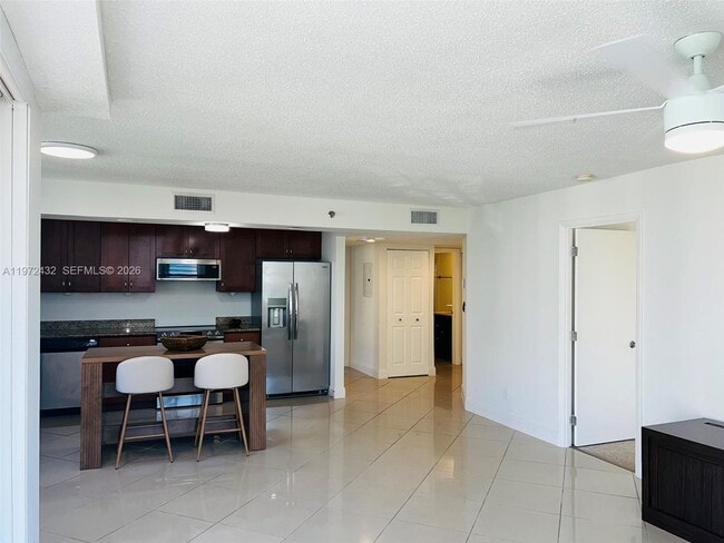 Building Photo - 770 Claughton Island Dr