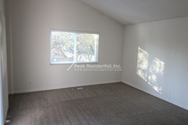 Building Photo - 9344 Winding Oak Dr