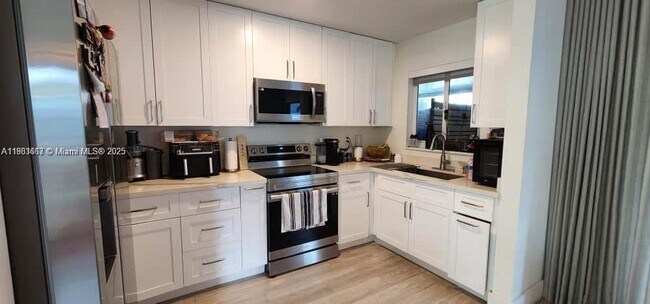 Building Photo - 1828 NW 4th St