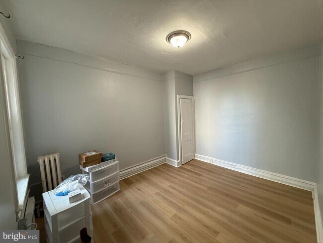 Building Photo - 2423 E Allegheny Ave
