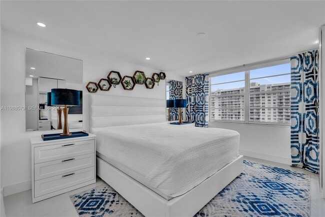 Building Photo - 2801 NE 183rd St