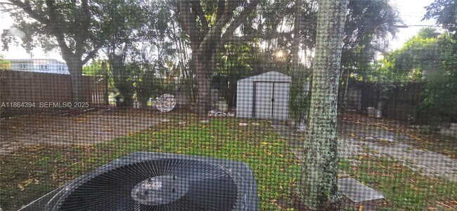 Building Photo - 502 N 70th Way