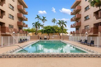 Building Photo - 1630 W 46th St