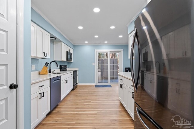 Building Photo - 4844 Huron Dr