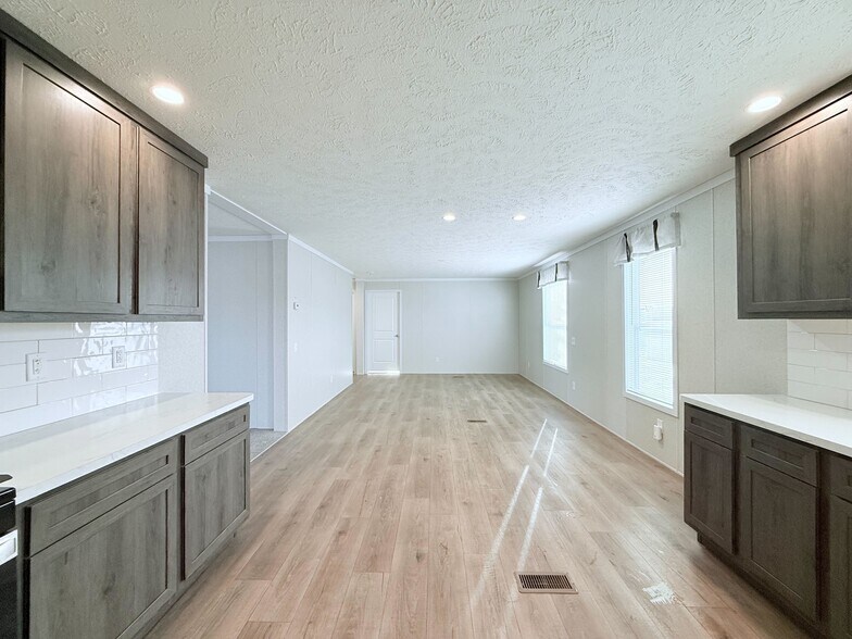 Building Photo - 29652 Cambridge Ct