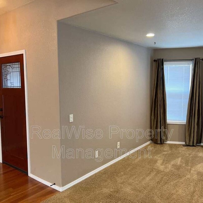 Building Photo - 2235 NW 15th St