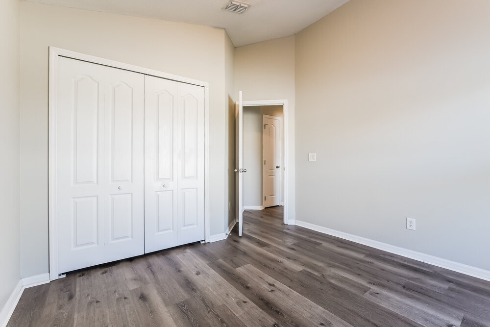 Building Photo - 2613 Deck Ave