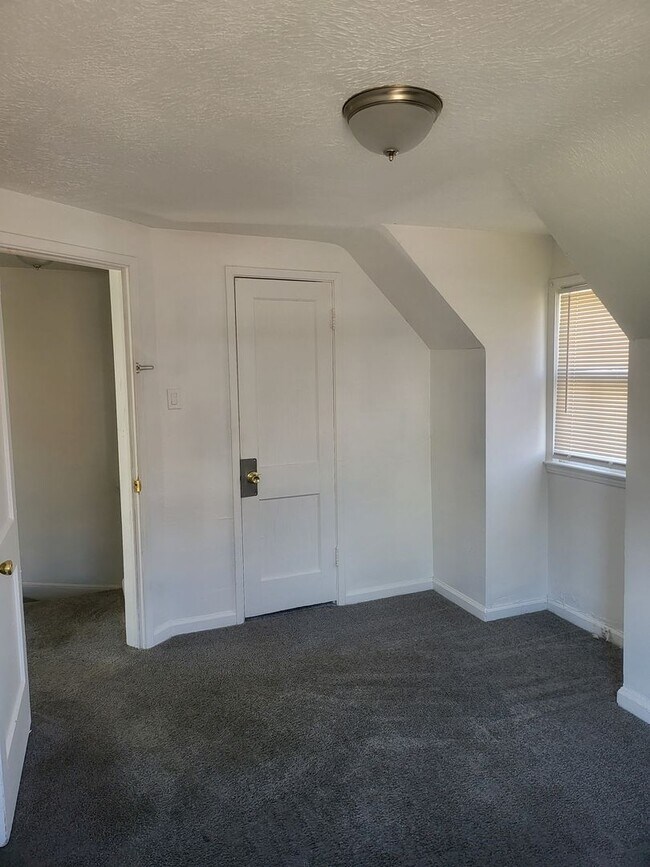 Building Photo - 18330/18332 Kelly Rd - Naama Cohen