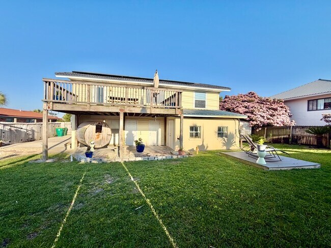 Building Photo - 723 Sailfish Dr