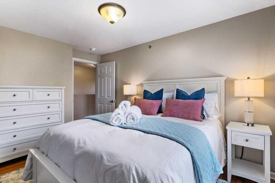 Building Photo - 816 S Negley Ave