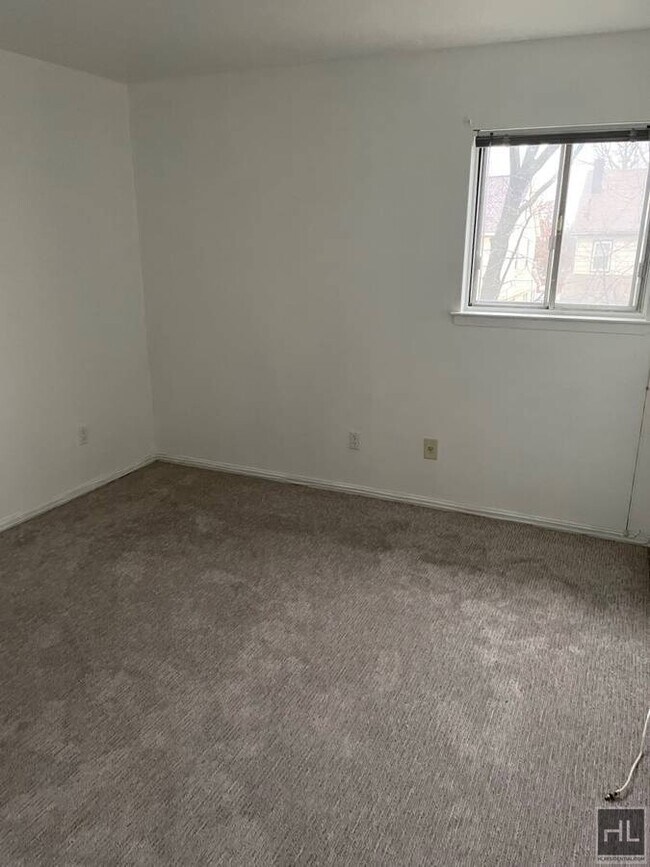 Building Photo - 182 STREET