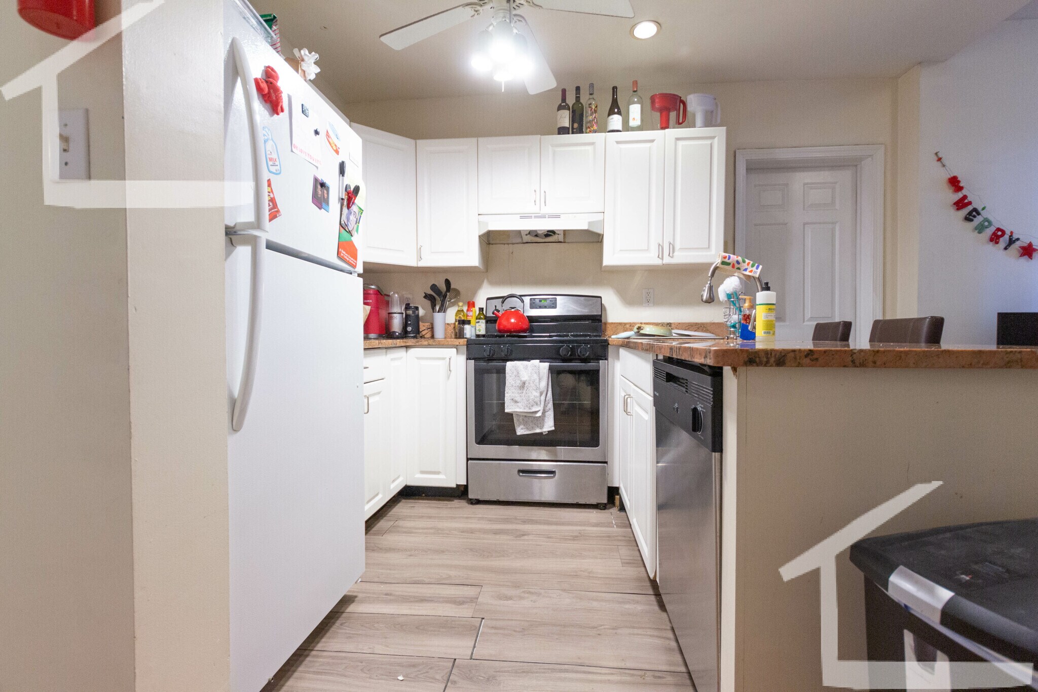 Building Photo - 324 Saint Paul St