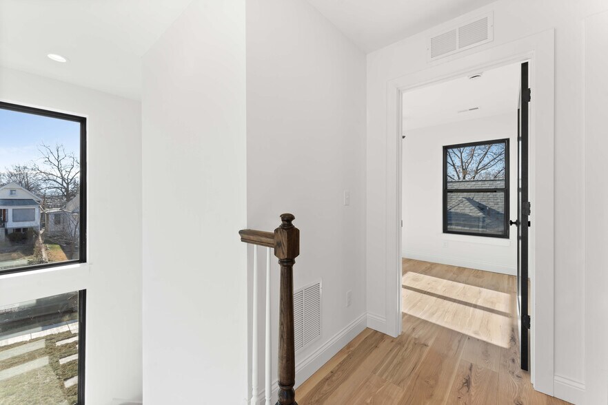 Building Photo - 6515 Nashville Ave