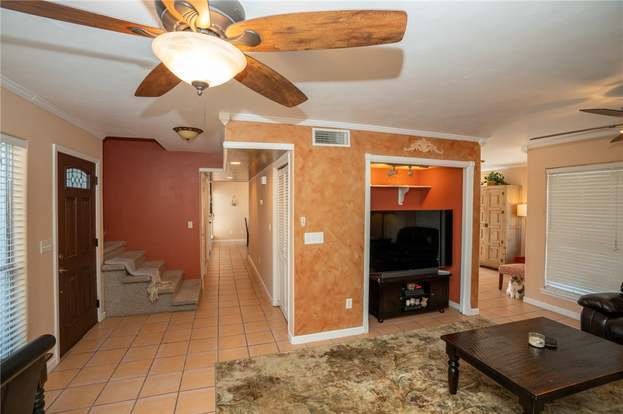 Building Photo - 13809 Suntan Ave