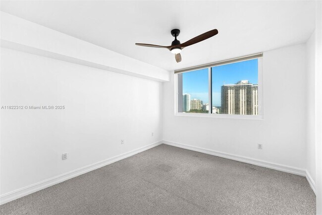Building Photo - 19400 Turnberry Way