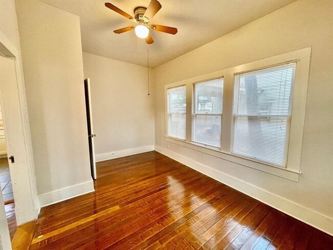 Building Photo - 506 E 38th St