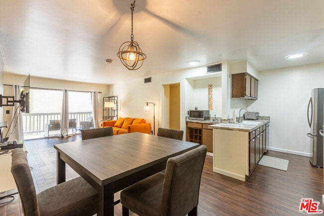 Building Photo - 5213 Raintree Cir