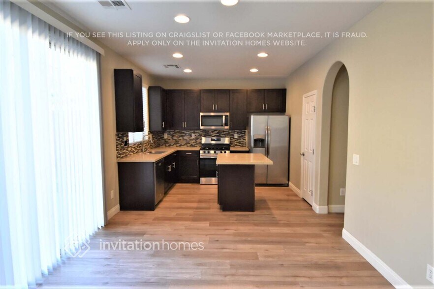 Building Photo - 1003 Pecos River Ave