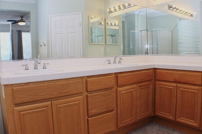 Building Photo - Single-Story Beauty with RV Parking in North Moreno Valley!