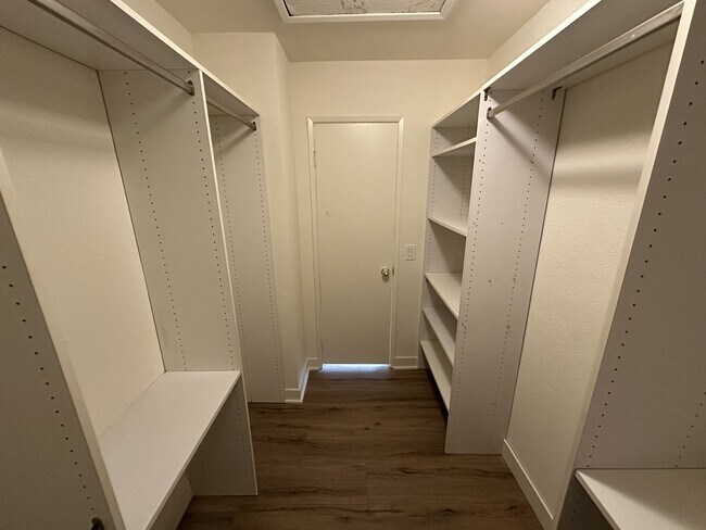 Building Photo - 15819 Antelope Dr