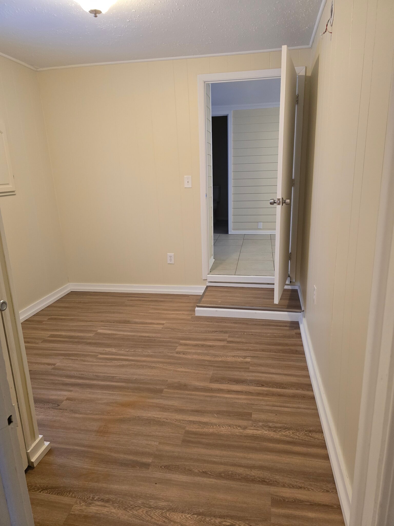 bonus room - 4435 Clifford Rd