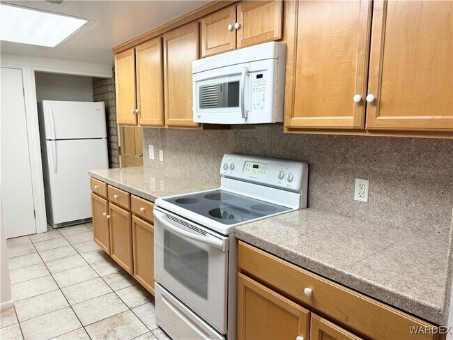 Building Photo - 7916 Center St