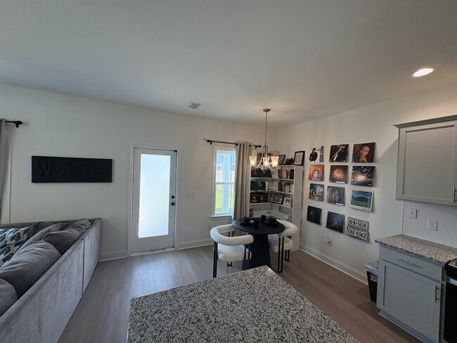 Building Photo - 248 Buckingham Dr