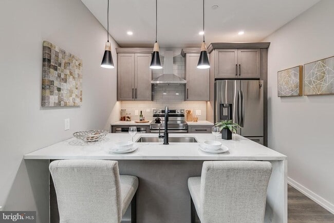 Building Photo - 752 S 16th St