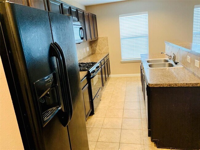 Building Photo - 15902 Arapaho Bend Ln