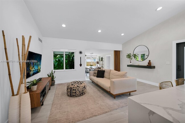 Building Photo - 7531 Miami View Dr