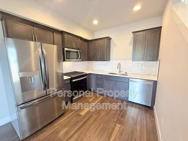 Building Photo - 1530 NW 29th Pl