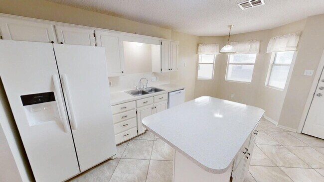 Building Photo - "Spacious 4-Bedroom Retreat with 2 Baths in Prime Killeen Location – 1,590 Sq Ft of Comfort!"