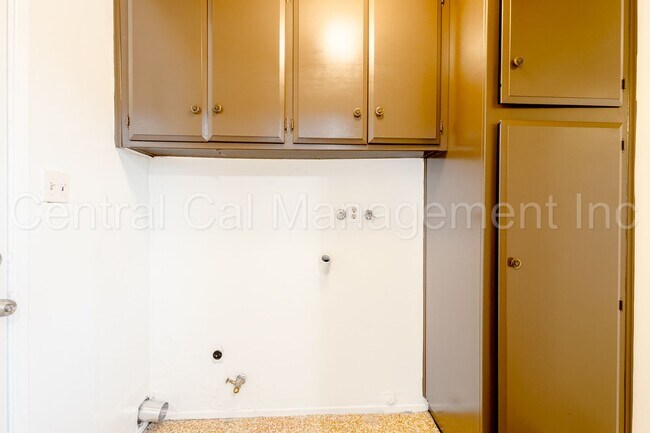 Building Photo - 6208 Stine Rd
