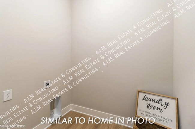 Building Photo - 3302 NE Fawn Ln