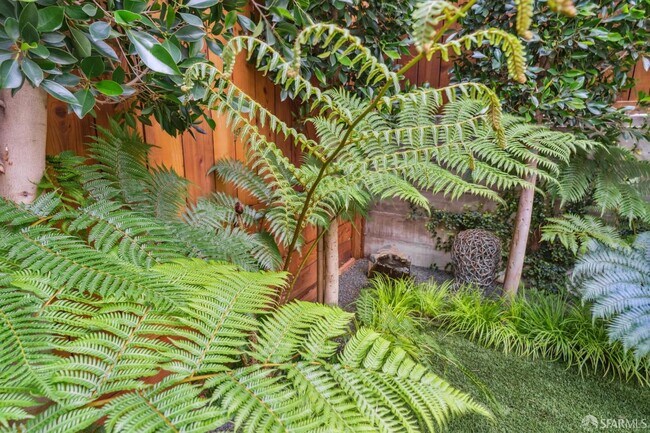 Building Photo - 7 Seymour St