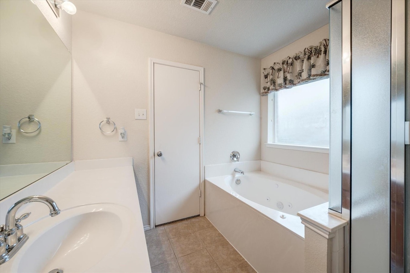 Building Photo - 9208 Conestoga Dr
