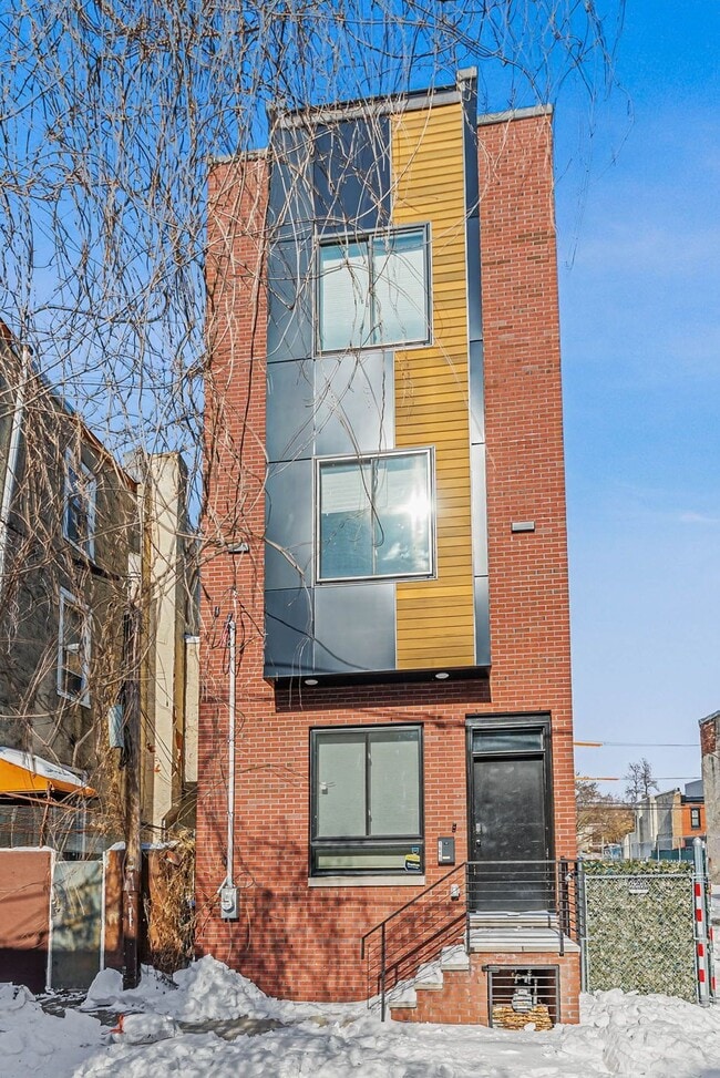 Building Photo - 1645 W Cabot St