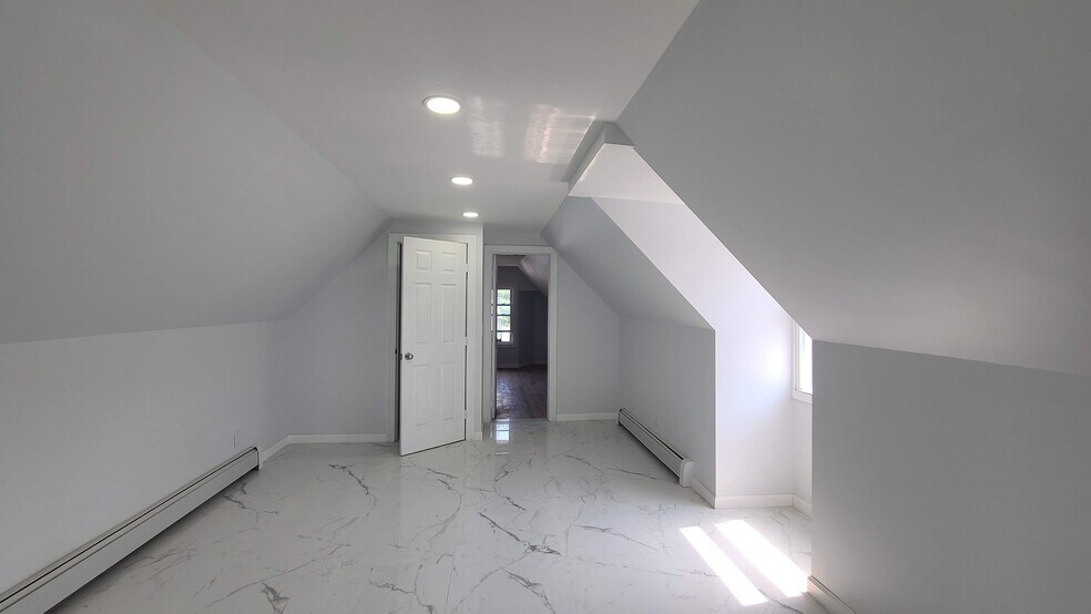 Building Photo - 213 Fowler Ave