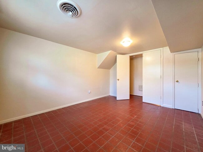 Building Photo - 7511 Elgar St