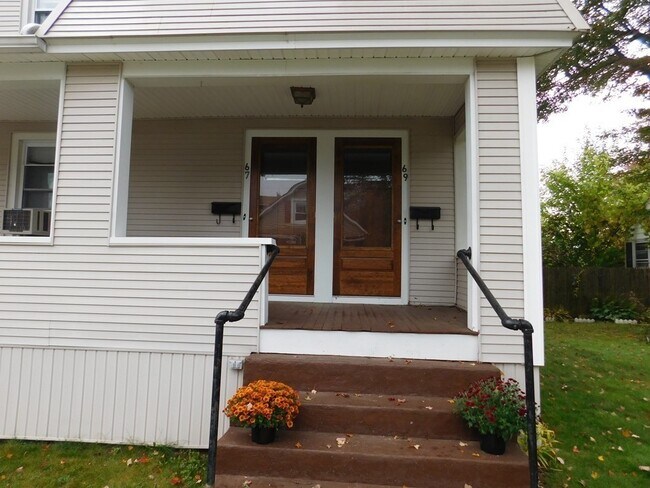 Building Photo - 67-69-69 Angeline St