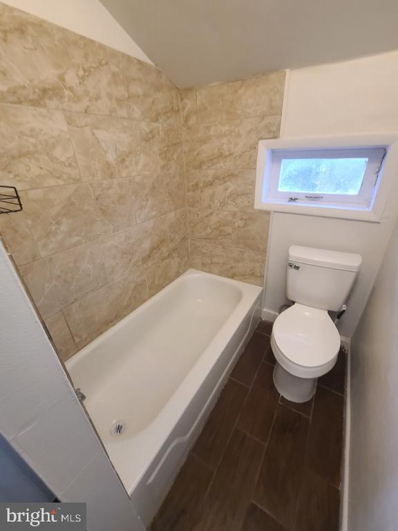 Building Photo - 403 Pennington Ave