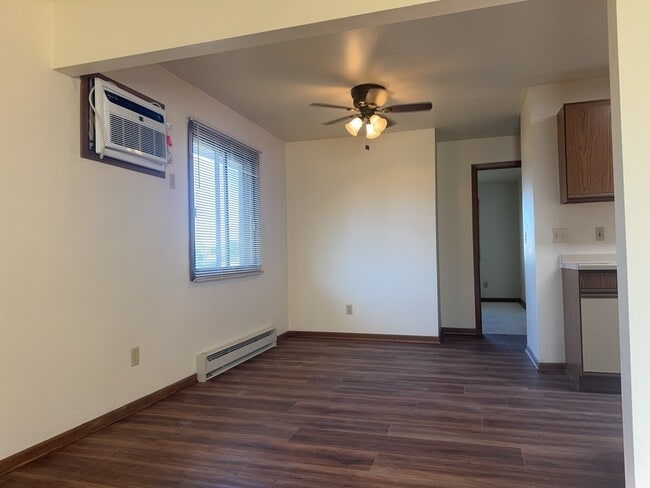 Building Photo - 311 Lilac Ln