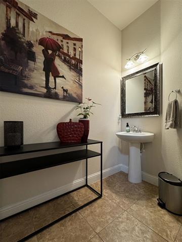 Building Photo - 303 Dorset Ct