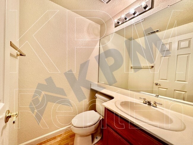 Building Photo - 3059 Carousel Cir