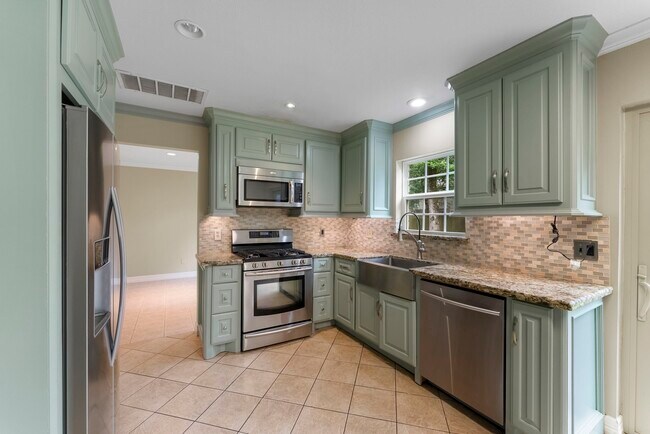 Building Photo - 27 W Stony Bridge Ct